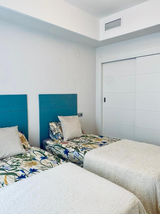 Sunshine Beach Front Complex, Wifi, Modern Casares Exterior foto