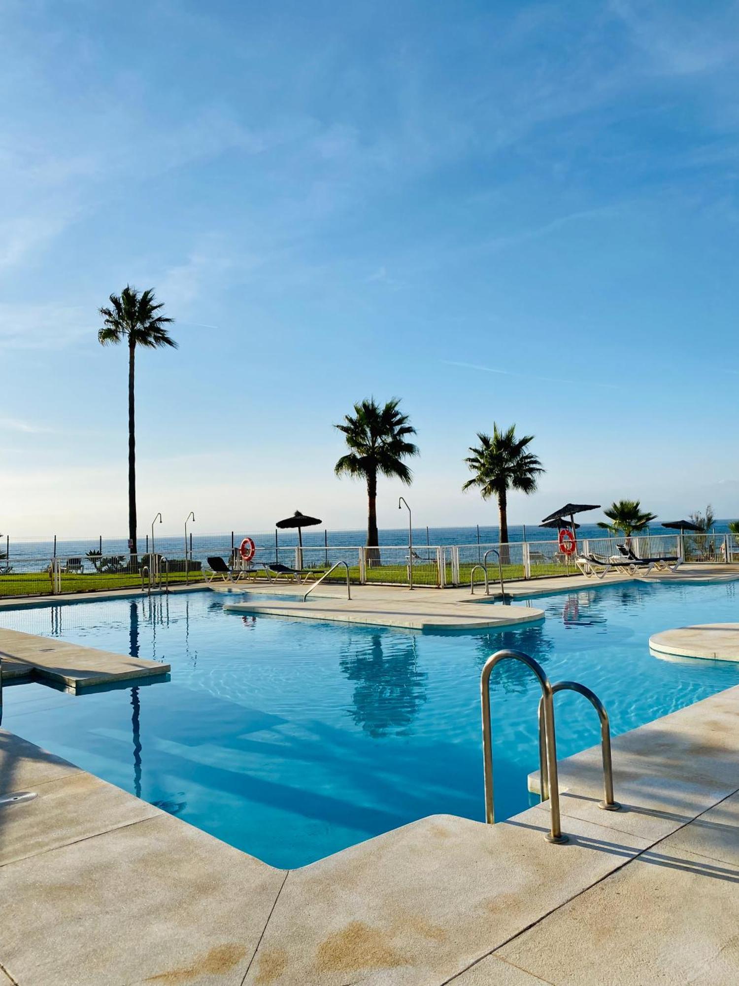 Sunshine Beach Front Complex, Wifi, Modern Casares Exterior foto