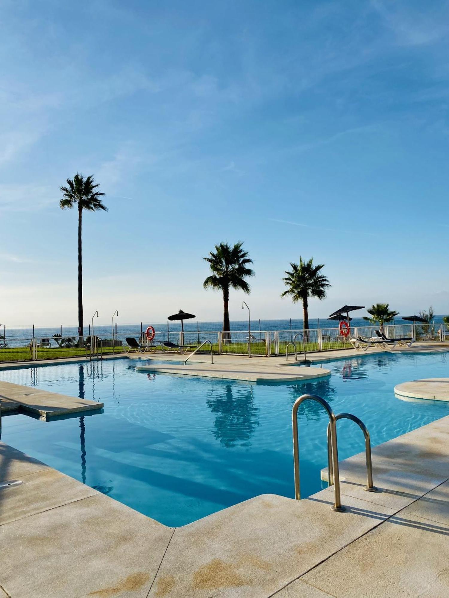 Sunshine Beach Front Complex, Wifi, Modern Casares Exterior foto