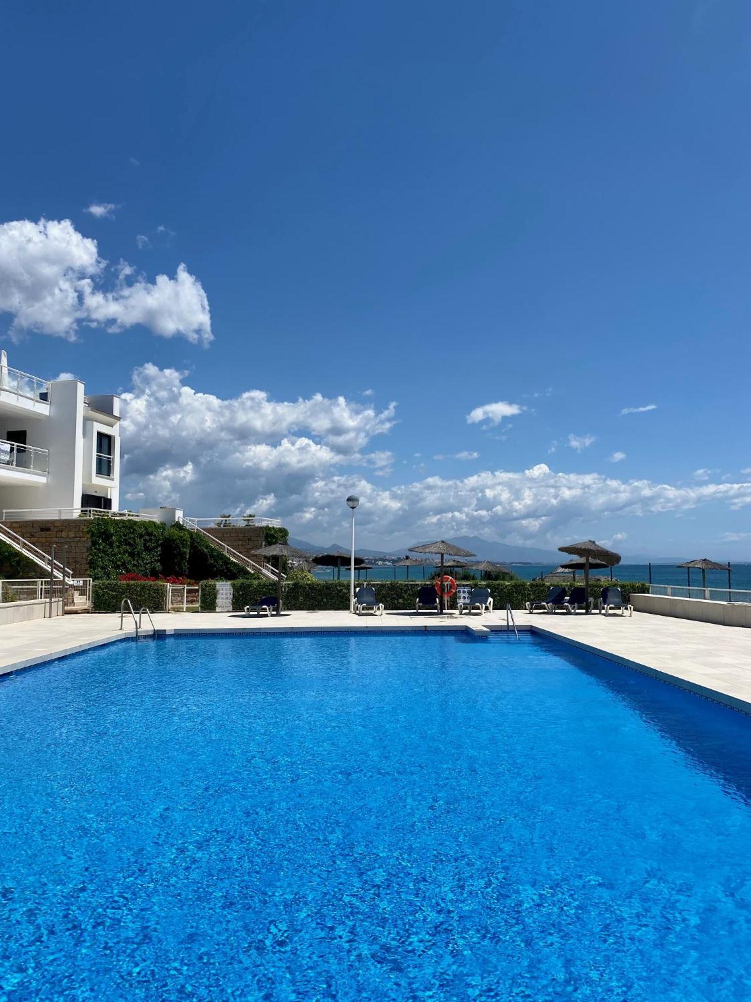 Sunshine Beach Front Complex, Wifi, Modern Casares Exterior foto
