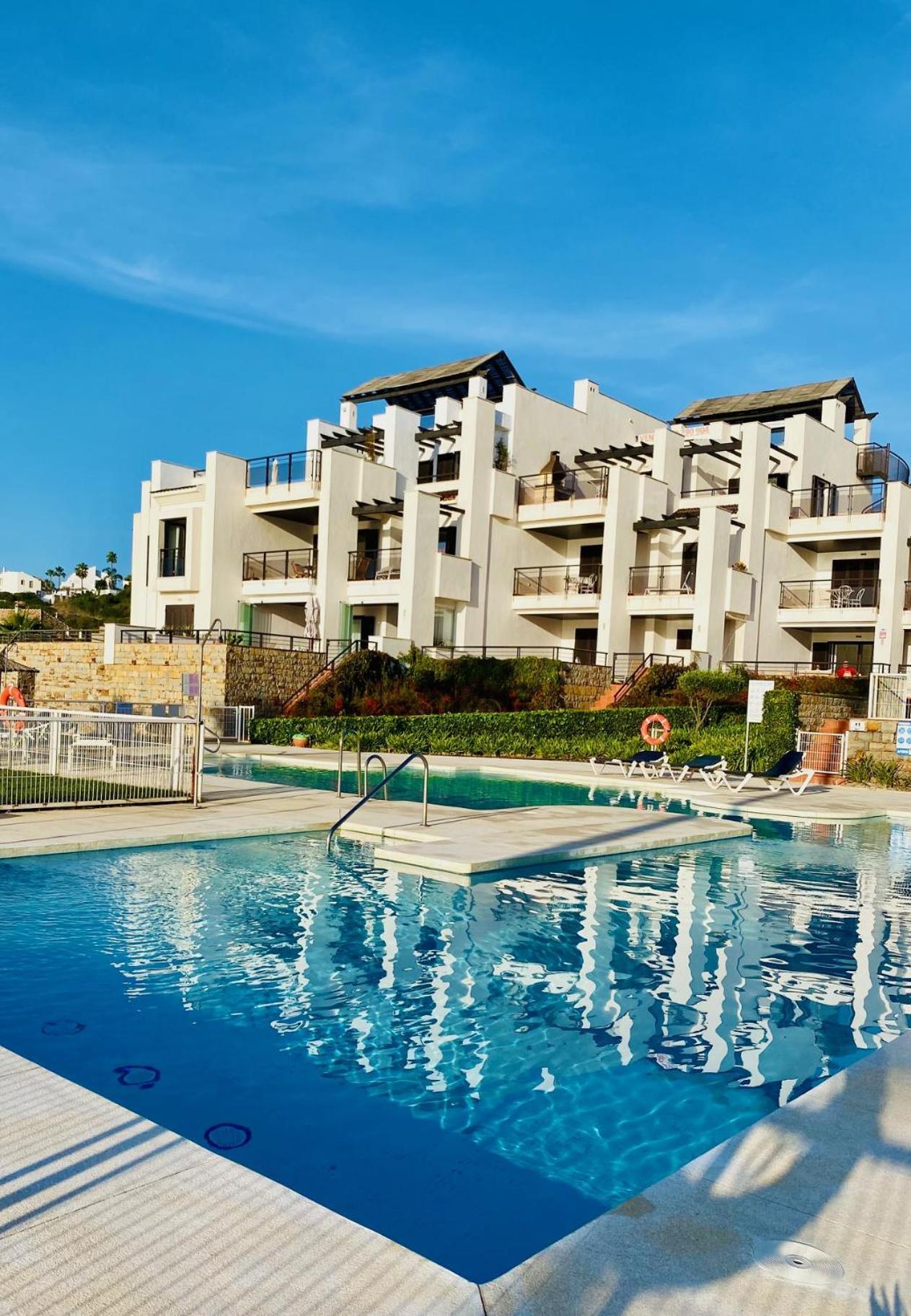 Sunshine Beach Front Complex, Wifi, Modern Casares Exterior foto